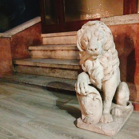 チボリ Fermati Che E Tardi Bed & Breakfast エクステリア 写真