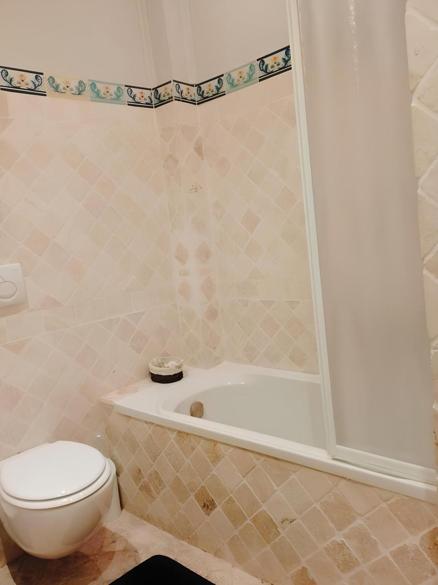 チボリ Fermati Che E Tardi Bed & Breakfast エクステリア 写真