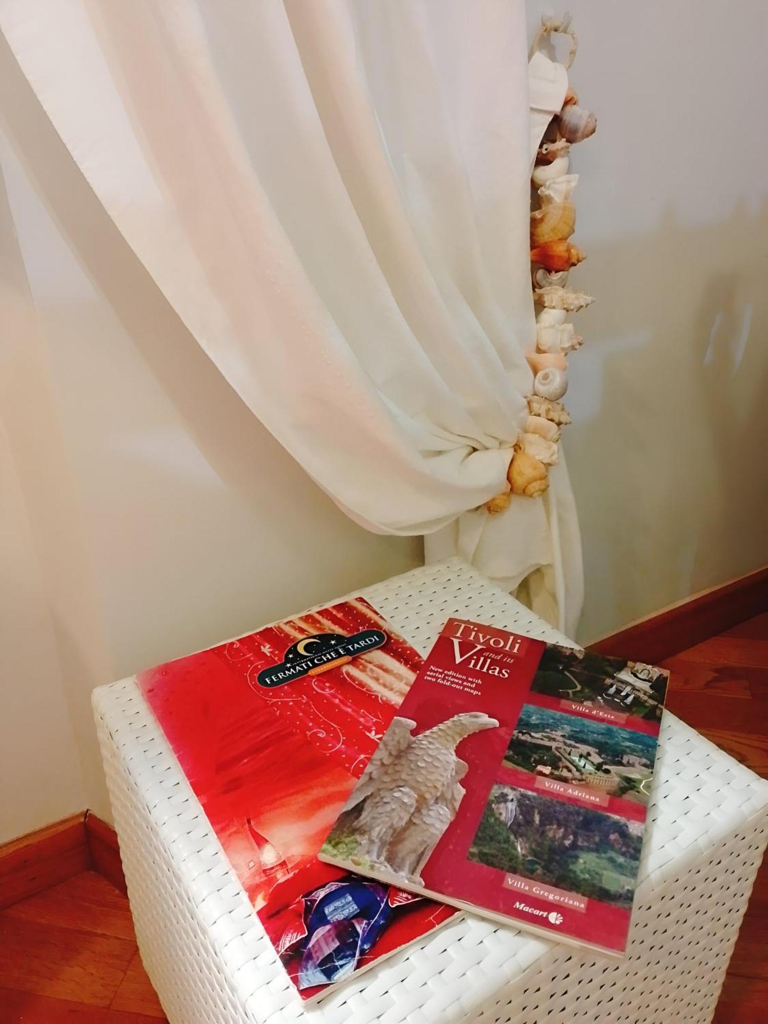 チボリ Fermati Che E Tardi Bed & Breakfast エクステリア 写真